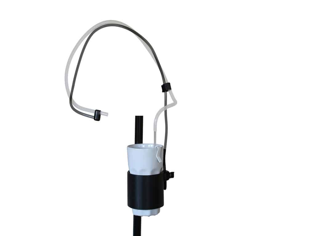 Neater kopholder med bøjelig arm, sugerør og ventil